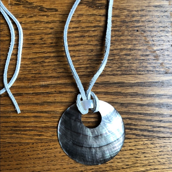 Mother of Pearl Necklace - Picture 2 of 4